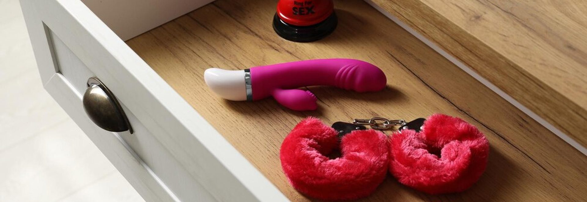 Sextoys en couple : quand l&rsquo;objet devient une question de consentement